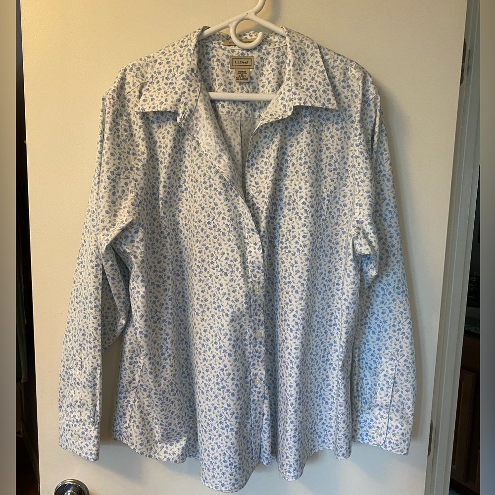 LL Bean Wrinkle Resistant Blouse